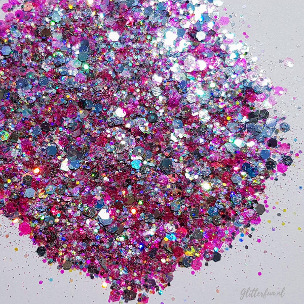 Roze glittermix in verschillende kleuren, maten en vormen glitter