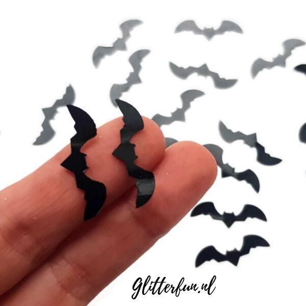 vleermuizen voor op gezicht tijdens Halloween